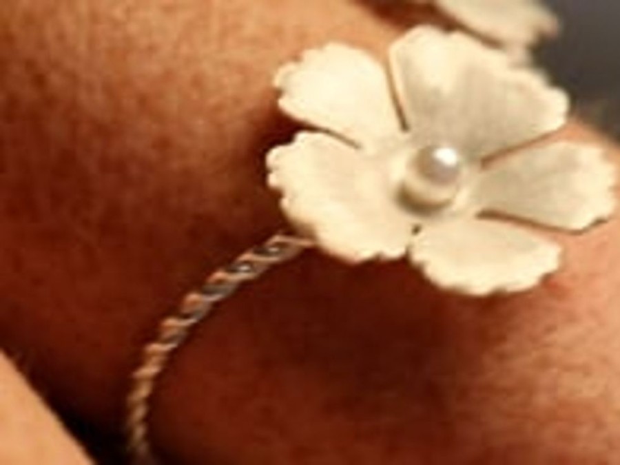 MAJORICA Adjustable Santorini Bianco Bridal Bracelet With Nacre Flowers And Pearls | Bangle Bracelets