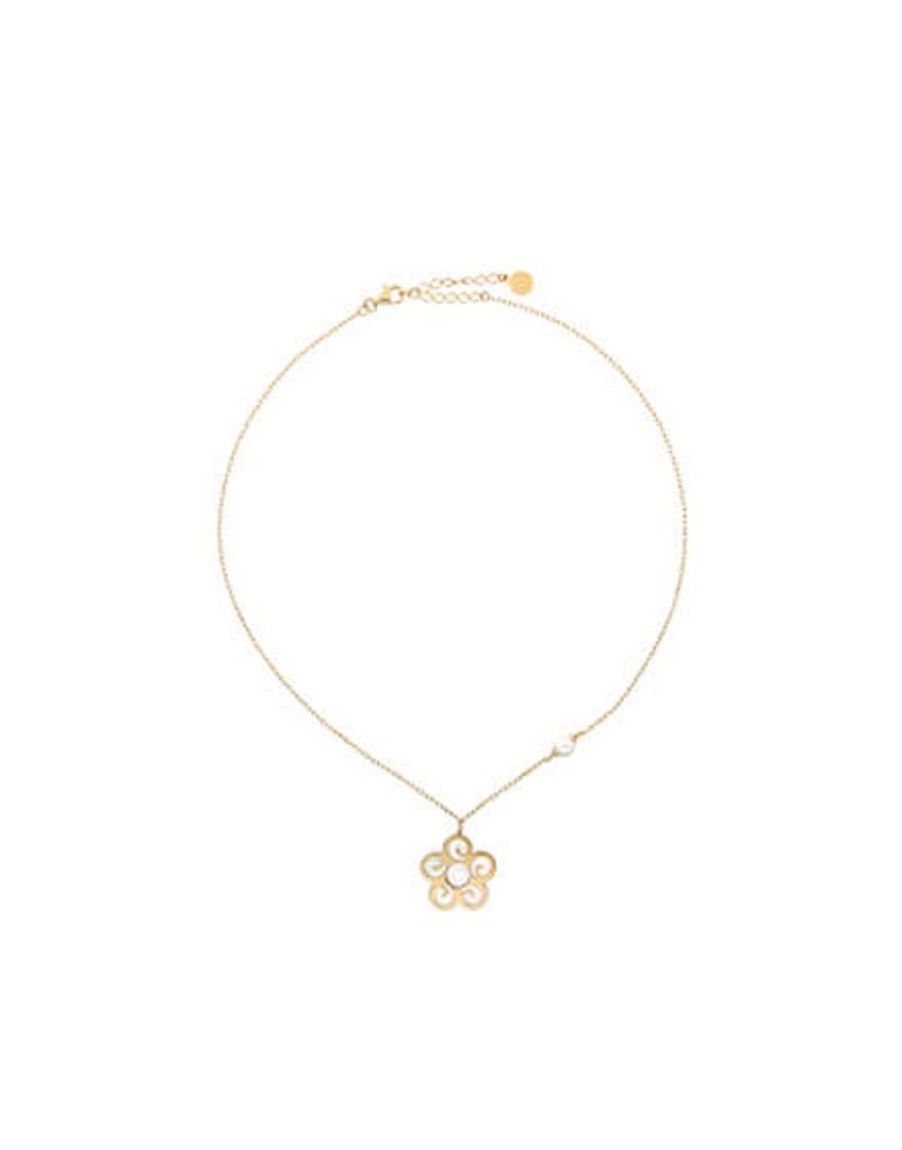 MAJORICA Short Roxana Necklace With A Mother-Of-Pearl Flower Charm | Pearl Chain Necklaces